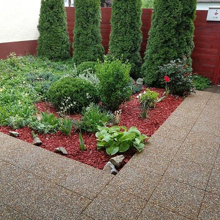 Apartament Agnes Vendeghaz Gyula Zewnętrze zdjęcie