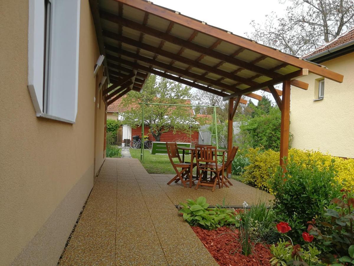 Apartament Agnes Vendeghaz Gyula Zewnętrze zdjęcie