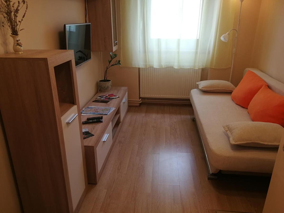 Apartament Agnes Vendeghaz Gyula Zewnętrze zdjęcie