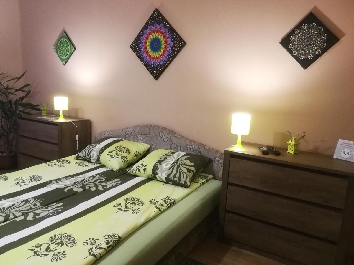 Apartament Agnes Vendeghaz Gyula Zewnętrze zdjęcie