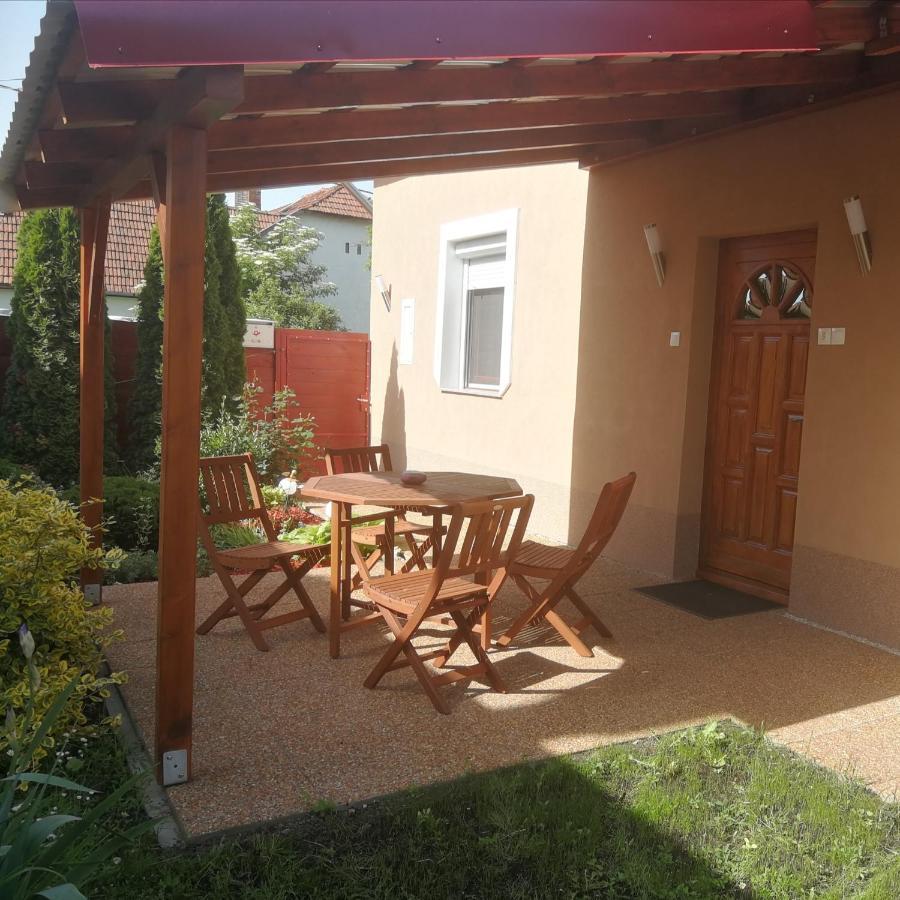 Apartament Agnes Vendeghaz Gyula Zewnętrze zdjęcie