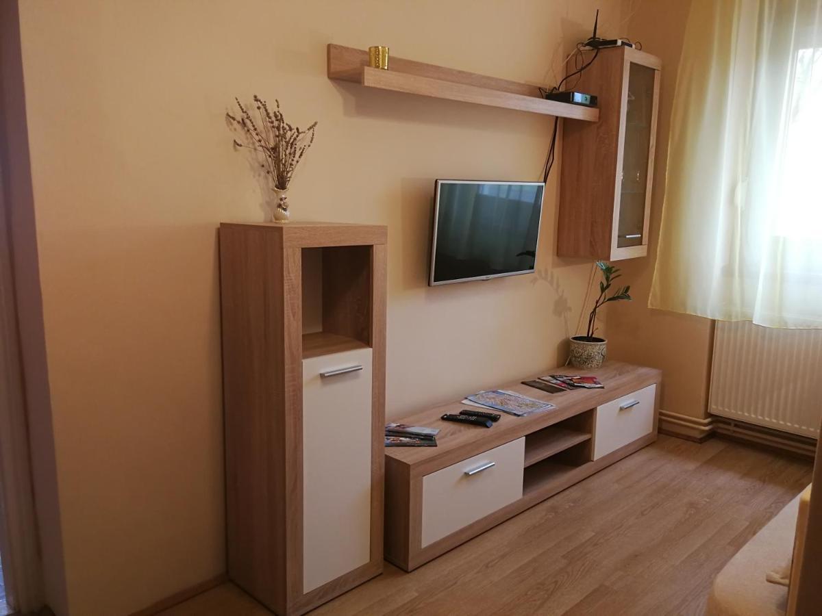 Apartament Agnes Vendeghaz Gyula Zewnętrze zdjęcie