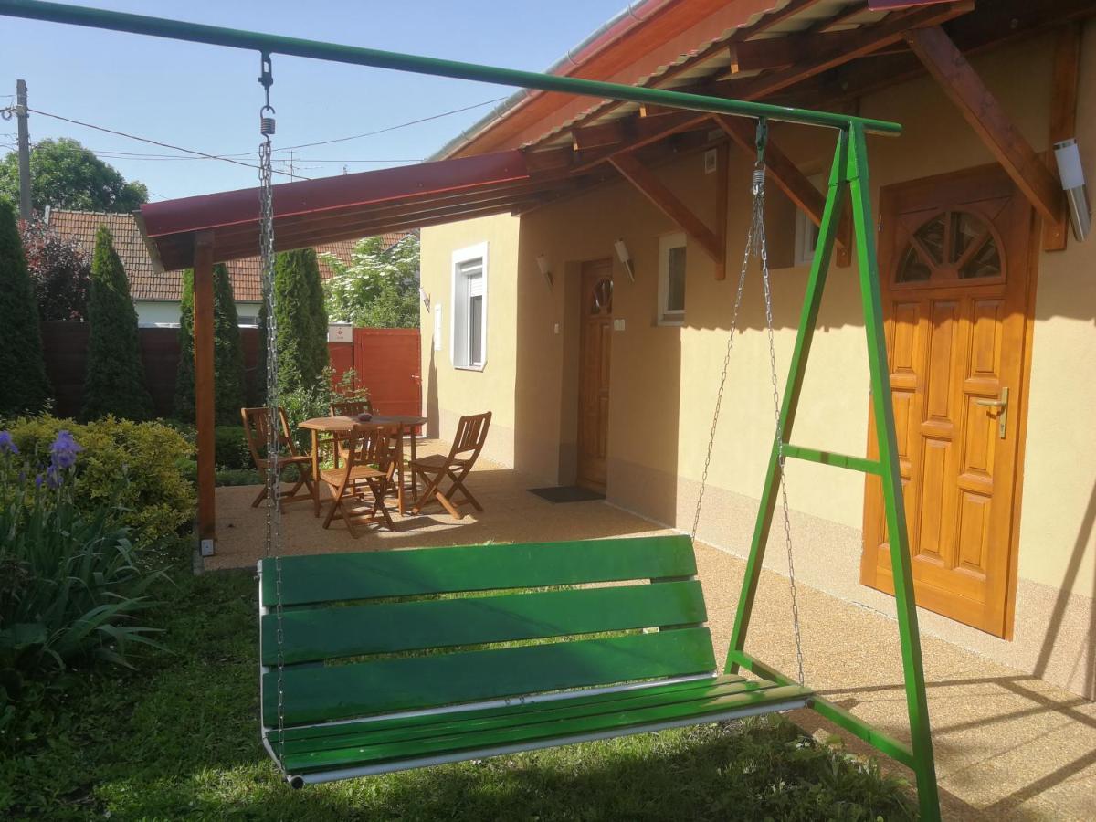 Apartament Agnes Vendeghaz Gyula Zewnętrze zdjęcie
