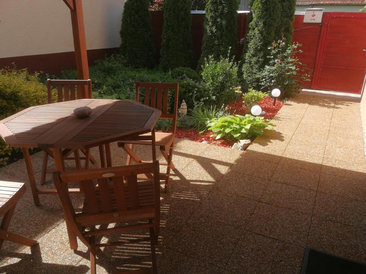 Apartament Agnes Vendeghaz Gyula Zewnętrze zdjęcie