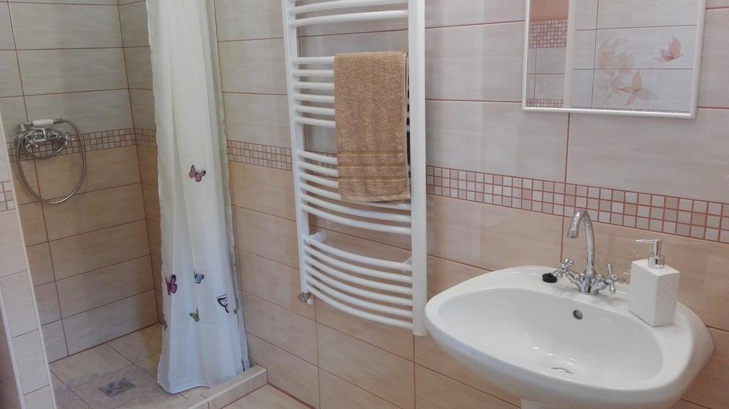 Apartament Agnes Vendeghaz Gyula Zewnętrze zdjęcie
