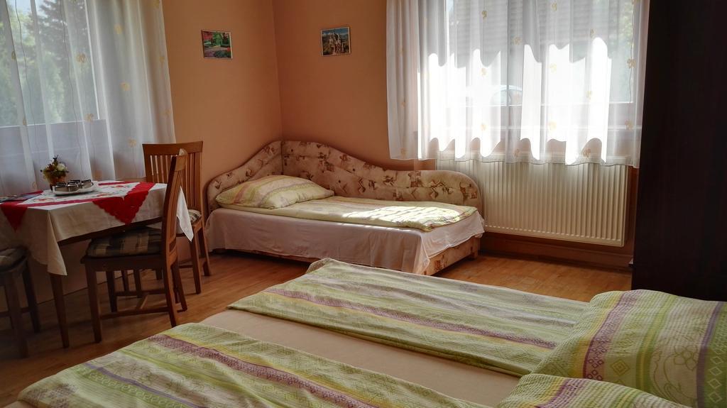 Apartament Agnes Vendeghaz Gyula Zewnętrze zdjęcie