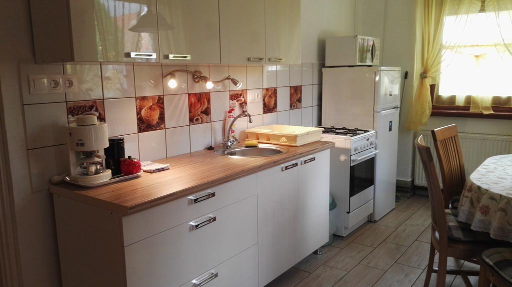 Apartament Agnes Vendeghaz Gyula Zewnętrze zdjęcie